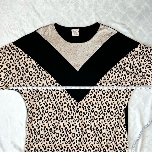Grace and Emma Boutique Chevron Leopard Sequin Colorblock Top Jumper Size Large - Picture 8 of 13